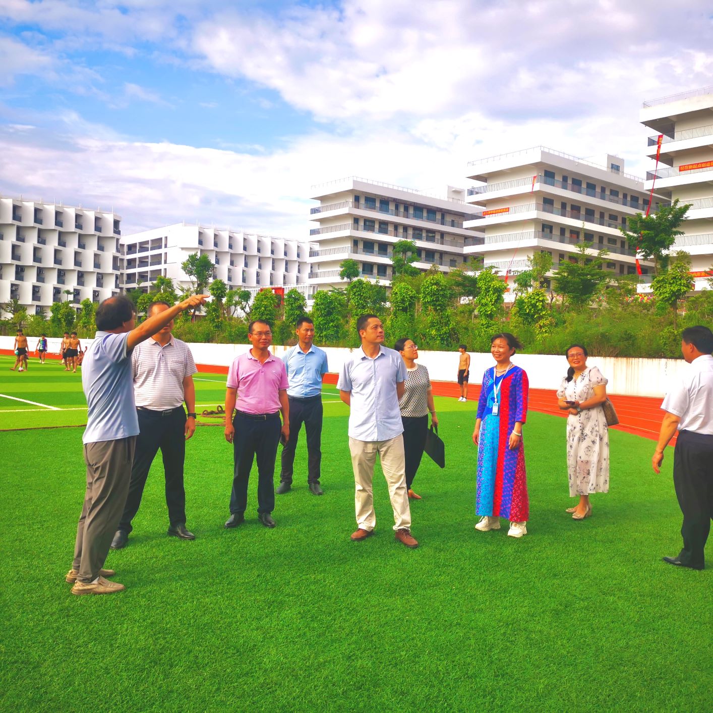 欢迎教育局成教办领导到我校参观指导工作 丨 乐鱼(中国)