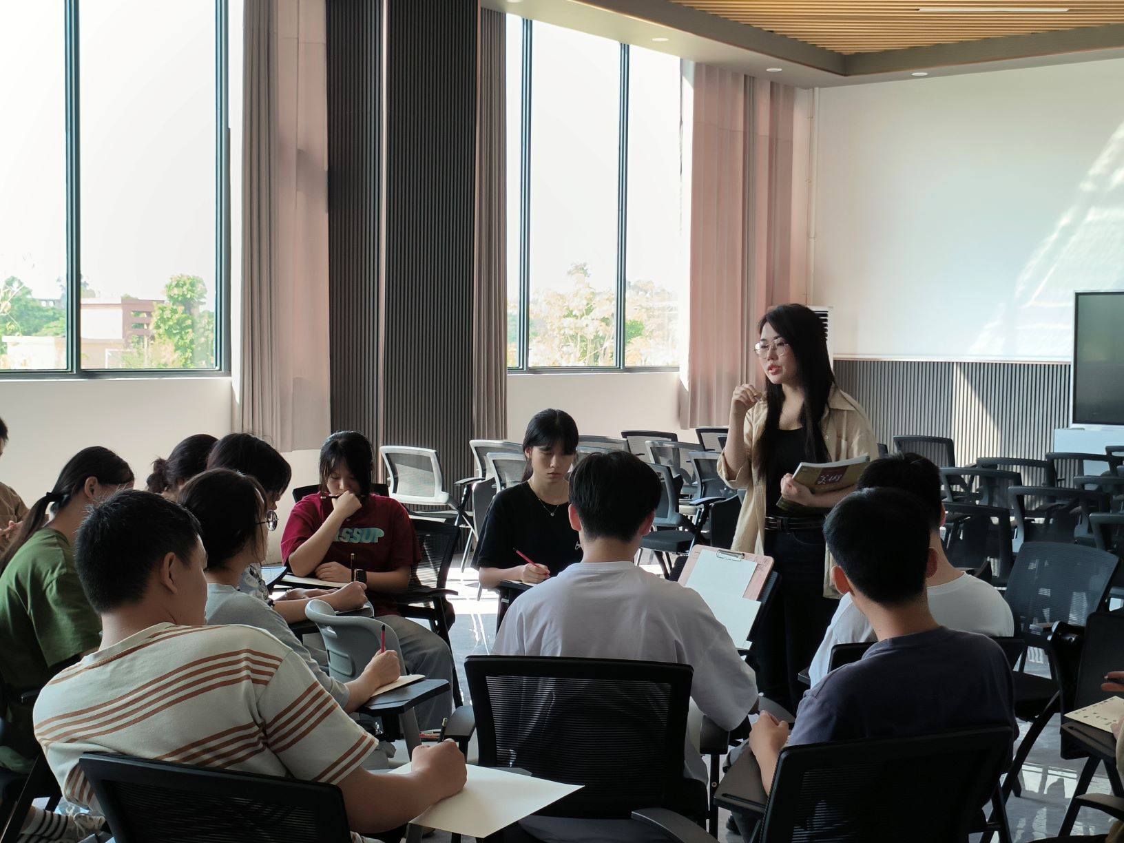 欢迎广州烈公文化名师苏环老师到我校授课 丨 乐鱼(中国)