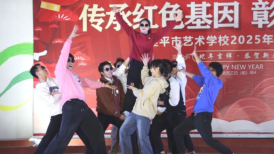 1740963880158677.jpg 4ae8f30d3d910aa52c90916f97da84cd.jpg